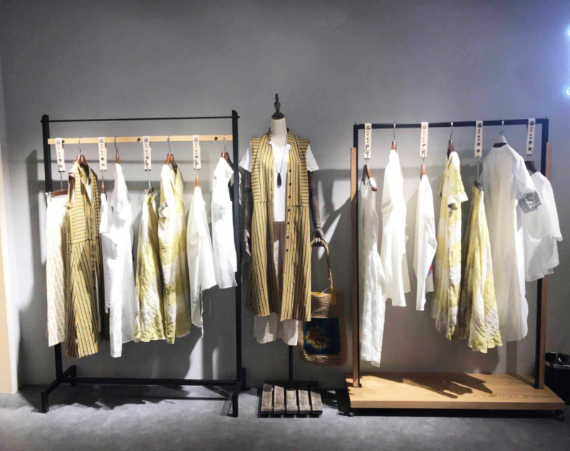 商場實(shí)體店鋪展示